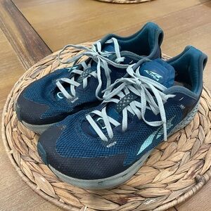 Altra Teal and Gray Athletic Shoes
